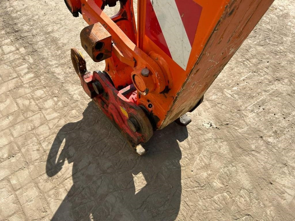 Wheel excavator Hitachi ZX 140 W-5B: picture 19