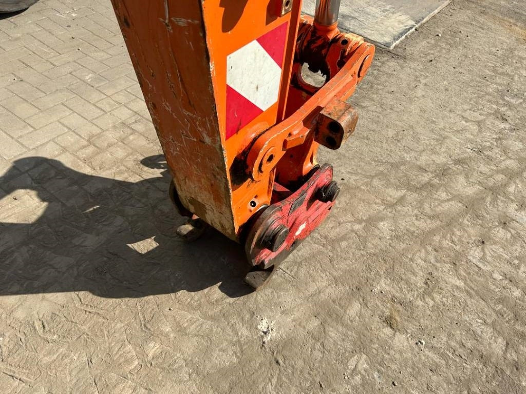 Wheel excavator Hitachi ZX 140 W-5B: picture 21