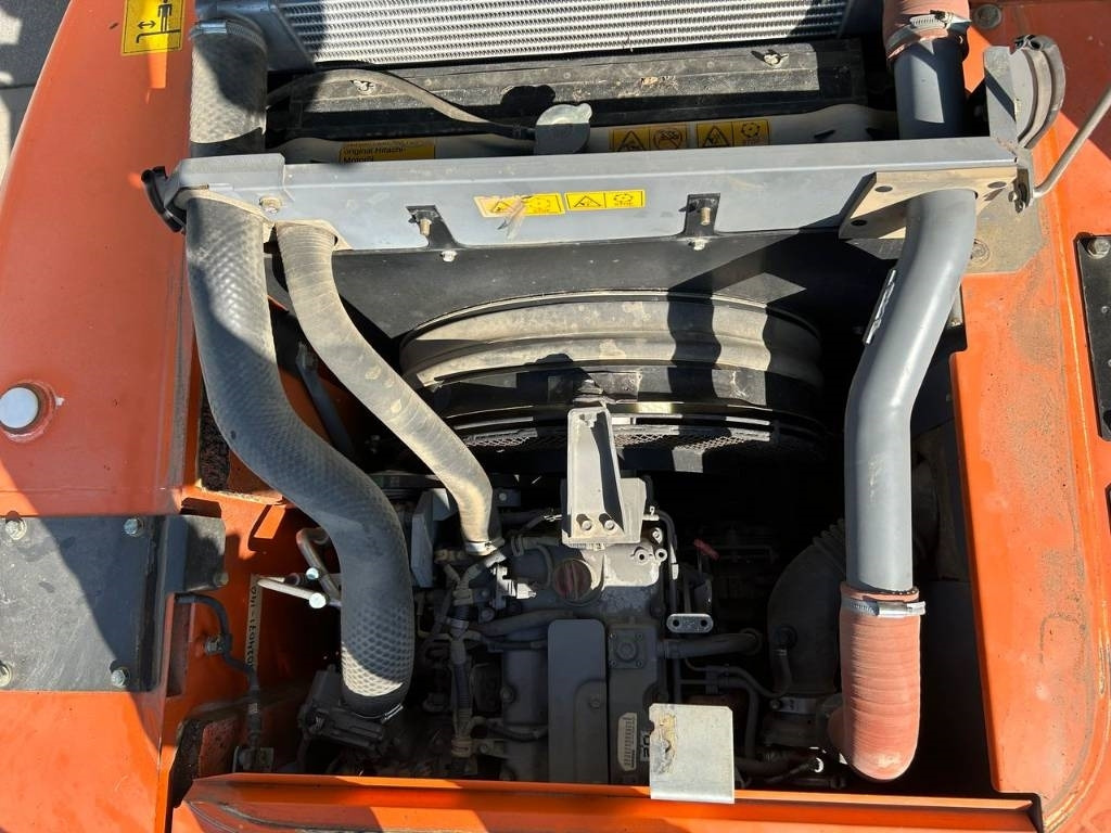 Wheel excavator Hitachi ZX 140 W-5B: picture 29