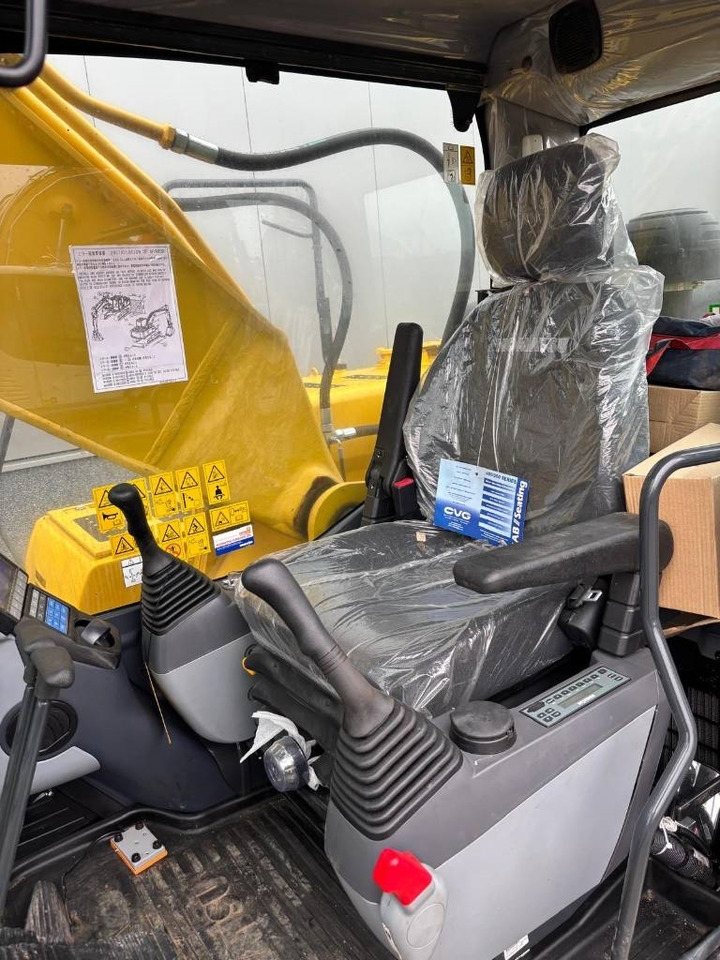 New Crawler excavator Komatsu PC 210-10M0 (New / Non CE Certified): picture 10