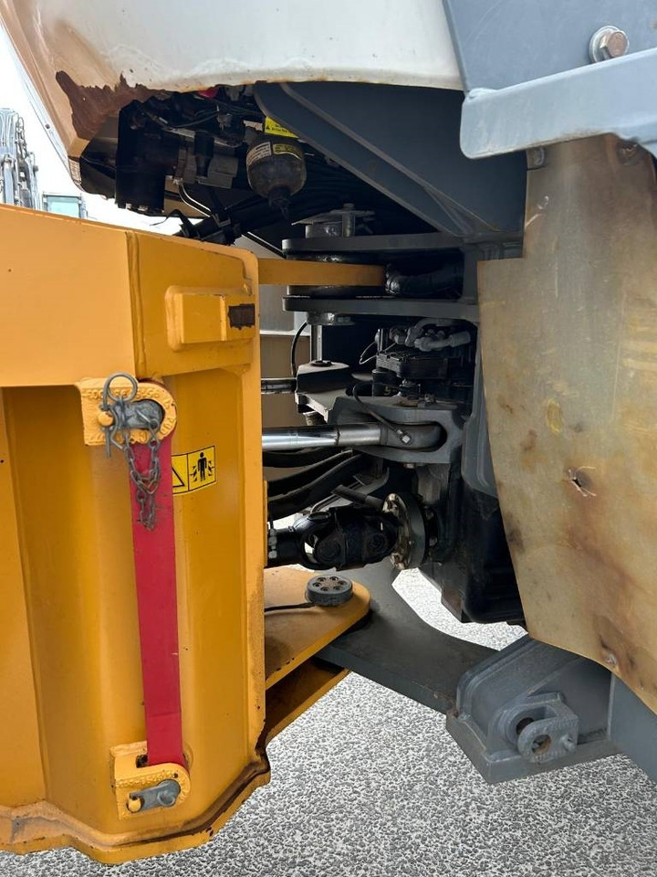 Leasing of Liebherr L 550 (Comes with High-tip - Mit Hochkipper)  Liebherr L 550 (Comes with High-tip - Mit Hochkipper): picture 27