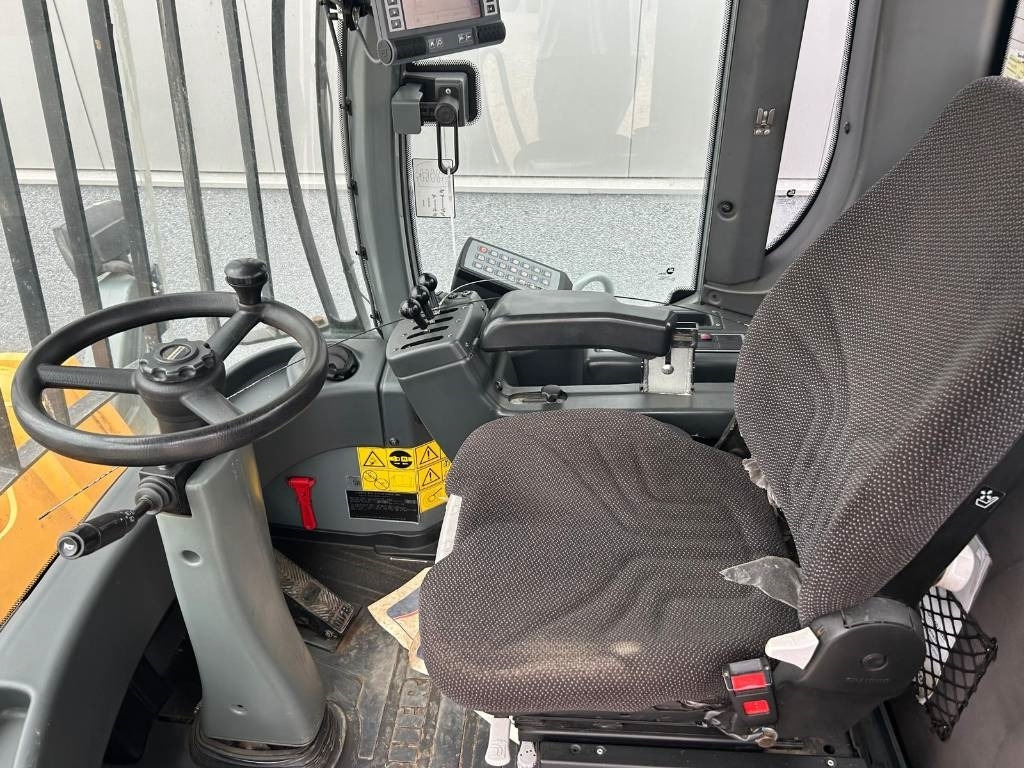 Leasing of Liebherr L 550 (Comes with High-tip - Mit Hochkipper)  Liebherr L 550 (Comes with High-tip - Mit Hochkipper): picture 16