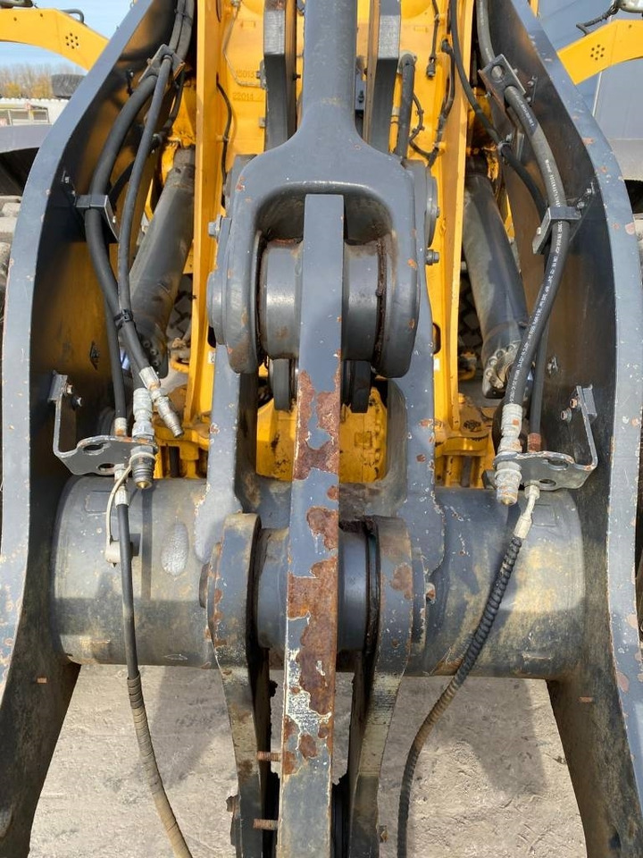 Wheel loader Volvo L 90 G: picture 30