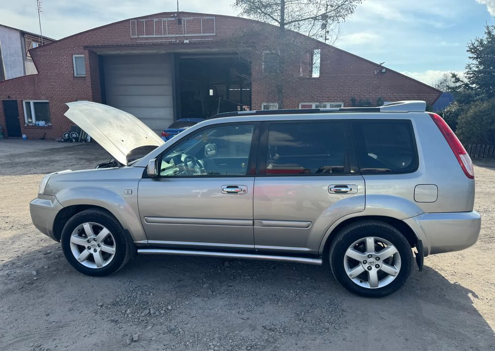Nissan X-Trail 2.2 dCi 4x2 Comfort - SUV: picture 5 Nissan X-Trail 2.2 dCi 4x2 Comfort - SUV: picture 5