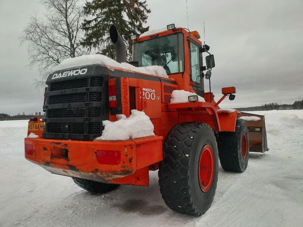 Daewoo 200-V Mega - Wheel loader: picture 3 Daewoo 200-V Mega - Wheel loader: picture 3