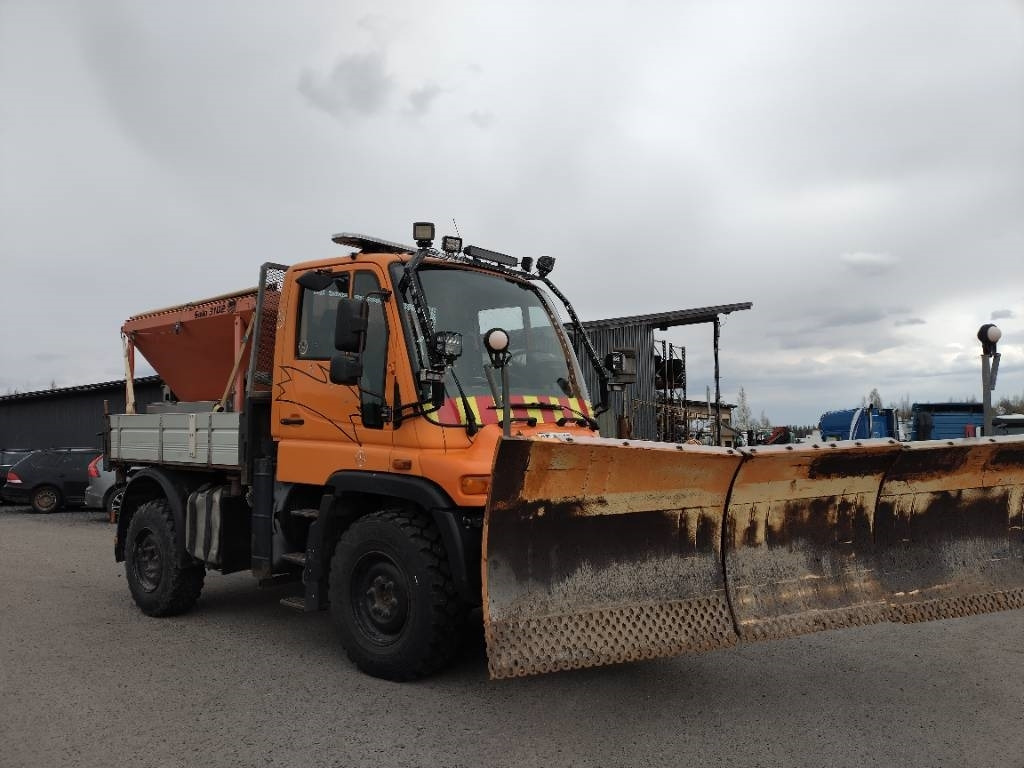 Mercedes-Benz Unimog ,hiekoitin,aura,kippilava - Snow removal vehicle: picture 2 Mercedes-Benz Unimog ,hiekoitin,aura,kippilava - Snow removal vehicle: picture 2