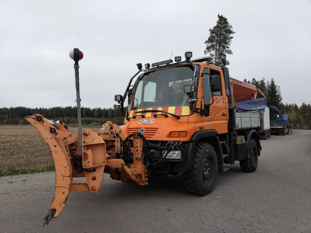 Mercedes-Benz Unimog ,hiekoitin,aura,kippilava - Other machinery: picture 1 Mercedes-Benz Unimog ,hiekoitin,aura,kippilava - Other machinery: picture 1