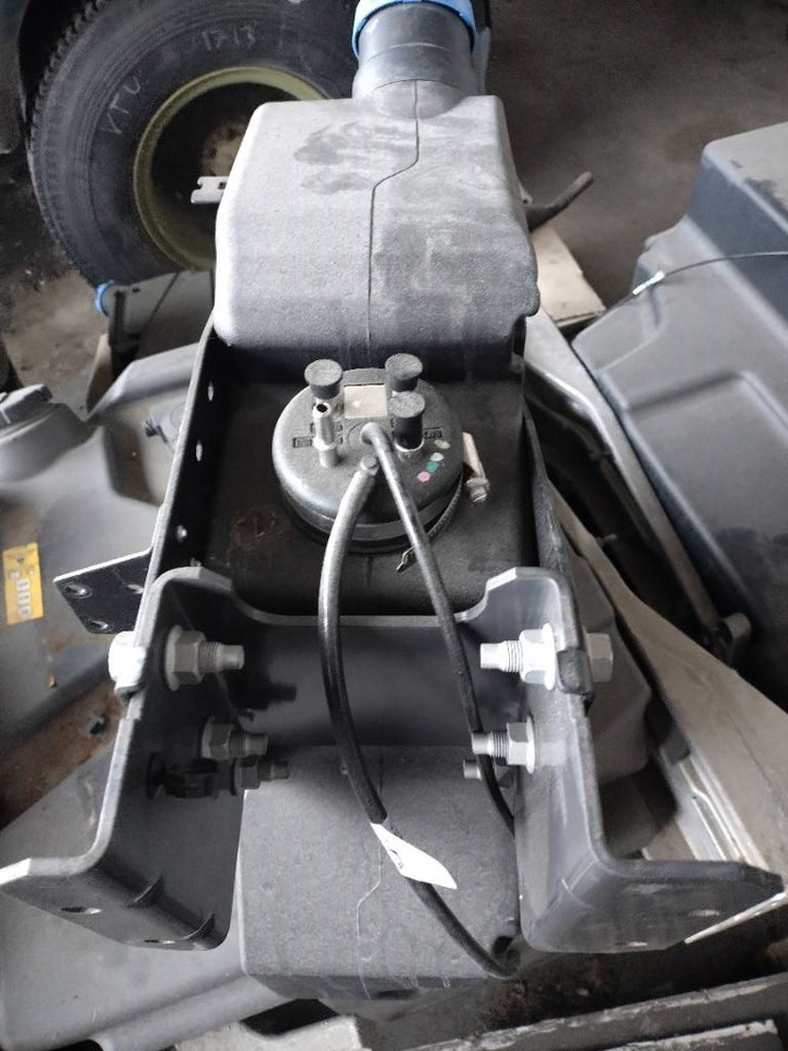 Volvo Adblue säiliö FL - Frame/ Chassis for Truck: picture 2 Volvo Adblue säiliö FL - Frame/ Chassis for Truck: picture 2