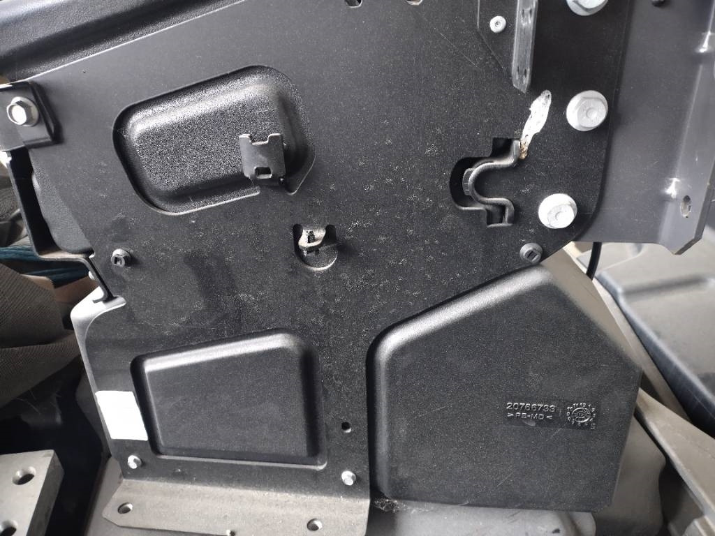 Volvo Adblue säiliö FL  - Frame/ Chassis for Truck: picture 3 Volvo Adblue säiliö FL  - Frame/ Chassis for Truck: picture 3