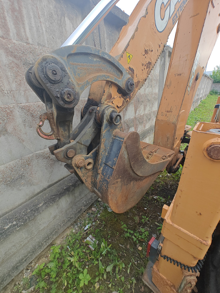 Backhoe loader CASE 580ST: picture 8