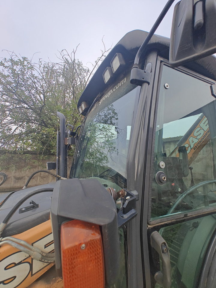 Backhoe loader CASE 580ST: picture 7