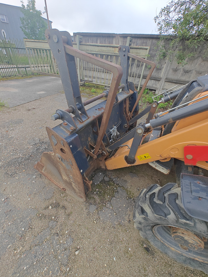 Backhoe loader CASE 580ST: picture 6