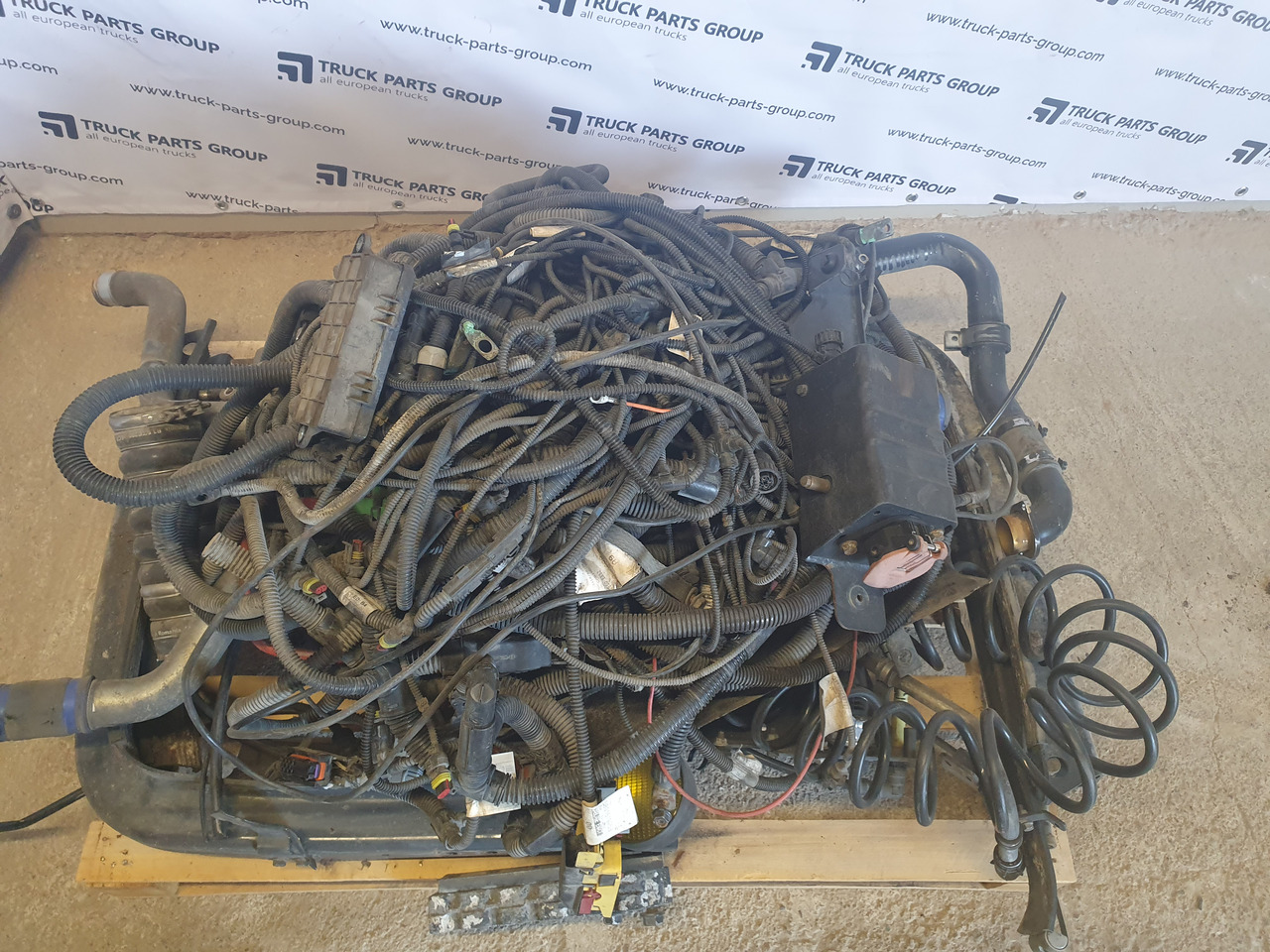 IVECO IVECO STRALIS EURO6 complete wiring harness, engine wiring, cab wiring, wiring set, frame wiring, cables 5801679758, 5801801250, 5801692062, 5801725016, 5801418770, 5801270108, 41246407, 41242608, 412 - Cables/ Wire harness for Truck: picture 2 IVECO IVECO STRALIS EURO6 complete wiring harness, engine wiring, cab wiring, wiring set, frame wiring, cables 5801679758, 5801801250, 5801692062, 5801725016, 5801418770, 5801270108, 41246407, 41242608, 412 - Cables/ Wire harness for Truck: picture 2
