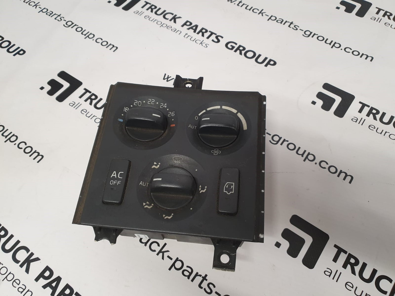 VOLVO FH12, FH13, EURO3, EURO4, EURO5 climate control unit, AC control 20508582, 21318121, 20508579, 21086068, GKR 9140010534, CU-BAS, 21284813, 21318125, CU-ECC 20467046, 20481621, 20508581, 21318123 - Dashboard for Truck: picture 1 VOLVO FH12, FH13, EURO3, EURO4, EURO5 climate control unit, AC control 20508582, 21318121, 20508579, 21086068, GKR 9140010534, CU-BAS, 21284813, 21318125, CU-ECC 20467046, 20481621, 20508581, 21318123 - Dashboard for Truck: picture 1