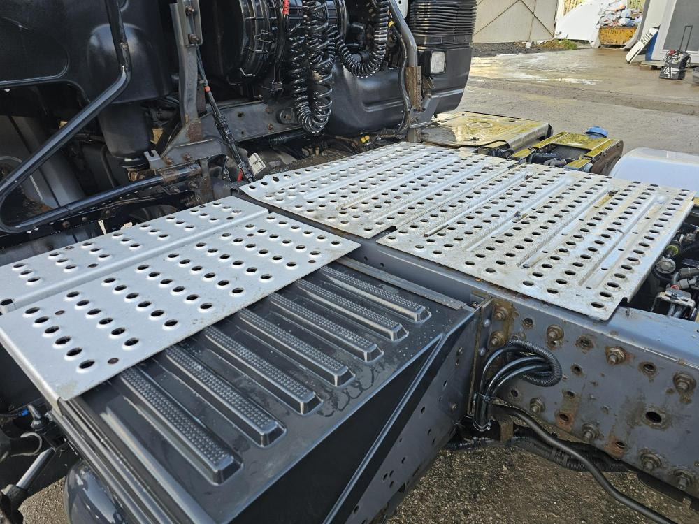 Renault Premium 430 4x2 - Tractor unit: picture 4 Renault Premium 430 4x2 - Tractor unit: picture 4