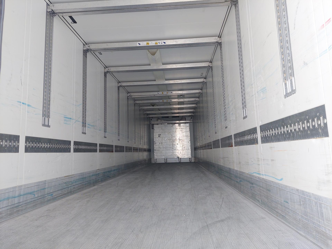 2018 Schmitz Cargobull SKO Double Deck FP 45 ThermoKing SLXi 300 Lifting Axle - Refrigerator semi-trailer: picture 3 2018 Schmitz Cargobull SKO Double Deck FP 45 ThermoKing SLXi 300 Lifting Axle - Refrigerator semi-trailer: picture 3