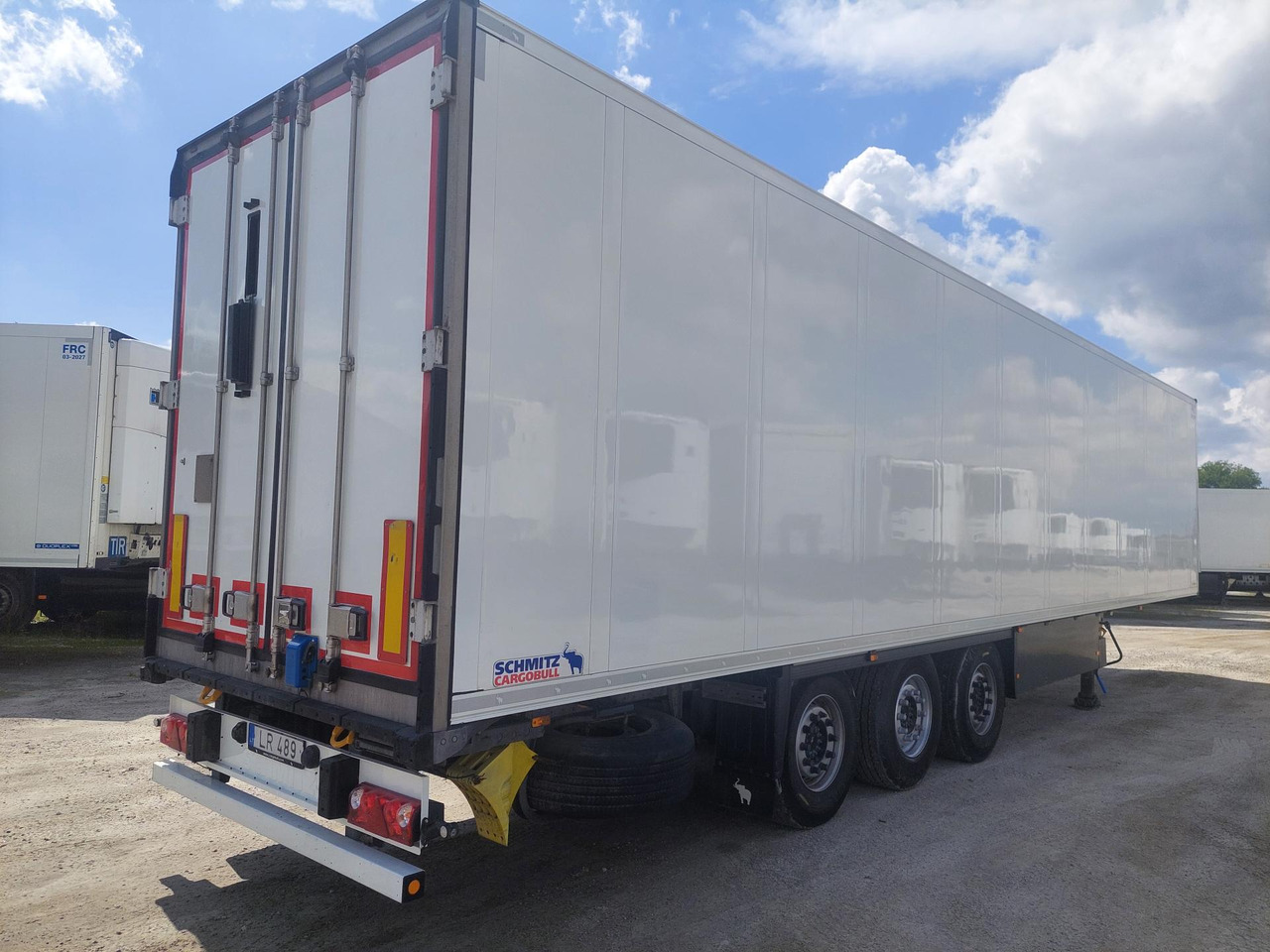 2018 Schmitz Cargobull SKO Double Deck FP 60 ThermoKing SLXi 300 Lifting Axle - Refrigerator semi-trailer: picture 2 2018 Schmitz Cargobull SKO Double Deck FP 60 ThermoKing SLXi 300 Lifting Axle - Refrigerator semi-trailer: picture 2