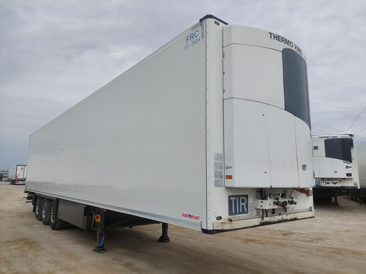 2018 Schmitz Cargobull SKO Double Deck FP 60 ThermoKing SLXi 300 Lifting Axle - Refrigerator semi-trailer: picture 4 2018 Schmitz Cargobull SKO Double Deck FP 60 ThermoKing SLXi 300 Lifting Axle - Refrigerator semi-trailer: picture 4
