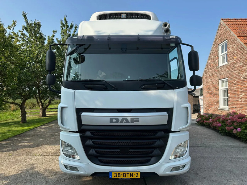 DAF CF 330 / NL TRUCK / EURO 6 / THERMOKING T-1200R / TAIL LIFT + DOORS - Refrigerator truck: picture 2 DAF CF 330 / NL TRUCK / EURO 6 / THERMOKING T-1200R / TAIL LIFT + DOORS - Refrigerator truck: picture 2