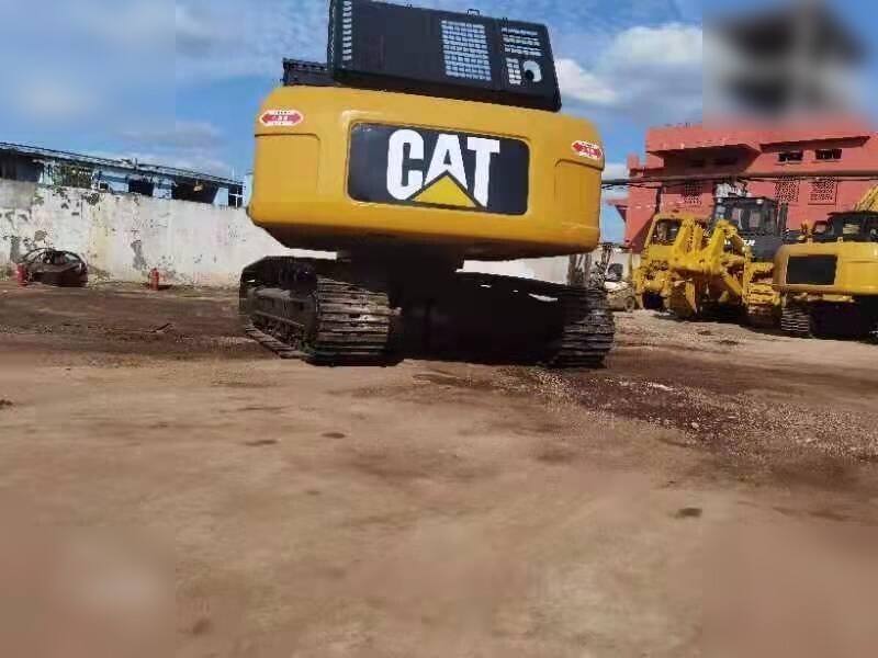 Crawler excavator CATERPILLAR 330C: picture 8
