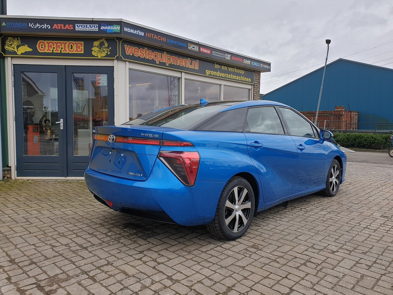 Toyota Mirai - Sedan: picture 5 Toyota Mirai - Sedan: picture 5