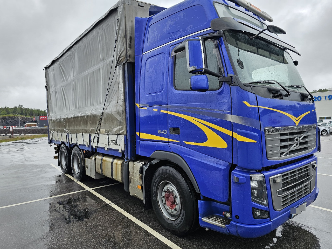 Volvo FH16 540 6x4 - Curtainsider truck: picture 3 Volvo FH16 540 6x4 - Curtainsider truck: picture 3