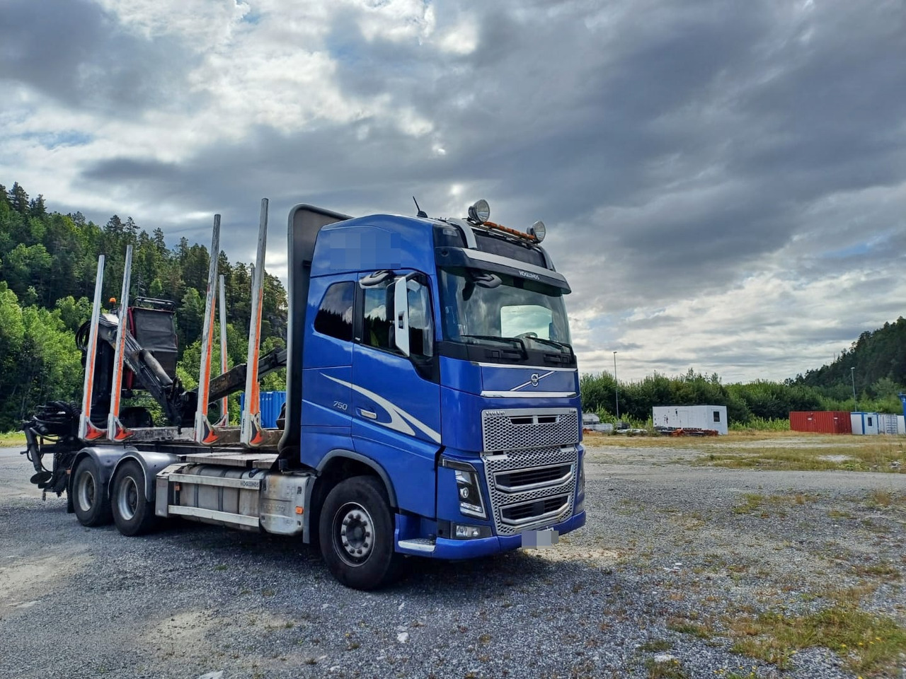 Volvo FH16 750 - Timber truck, Crane truck: picture 2 Volvo FH16 750 - Timber truck, Crane truck: picture 2