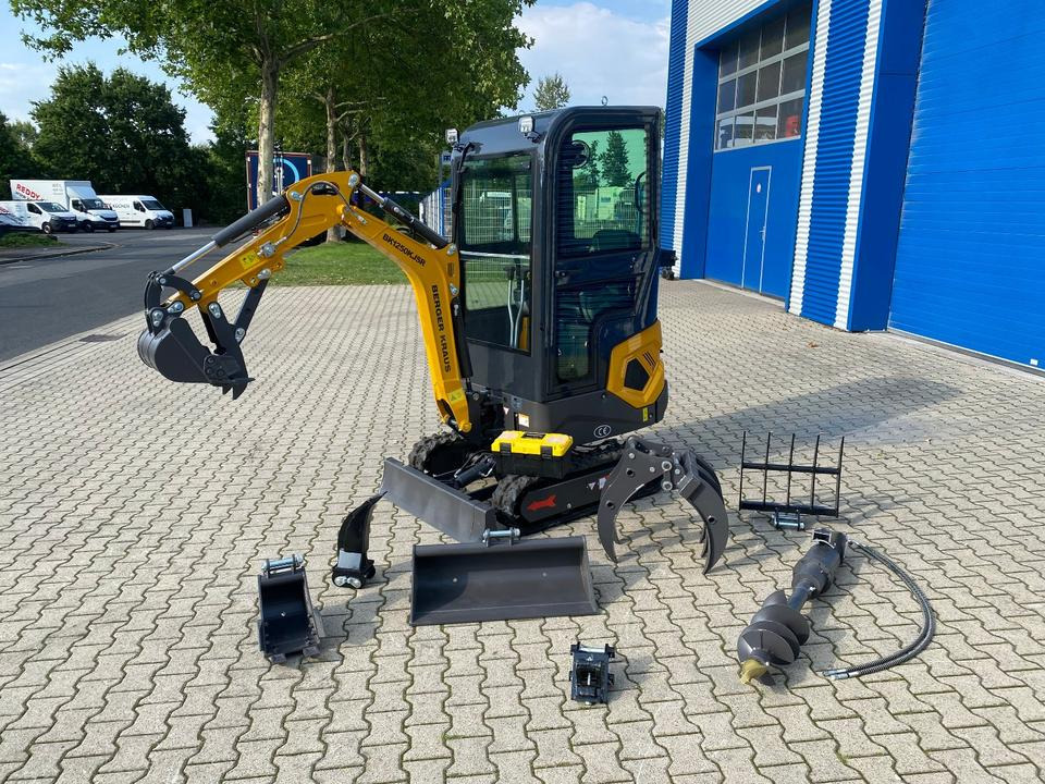 Minibagger BK1250KJSR inkl. kleinem Zubehörpaket *INKL.19% MWST*BERGER KRAUS*KUBOTA* VERSTELLFAHRWERK*SOFORT!* - Mini excavator: picture 1 Minibagger BK1250KJSR inkl. kleinem Zubehörpaket *INKL.19% MWST*BERGER KRAUS*KUBOTA* VERSTELLFAHRWERK*SOFORT!* - Mini excavator: picture 1