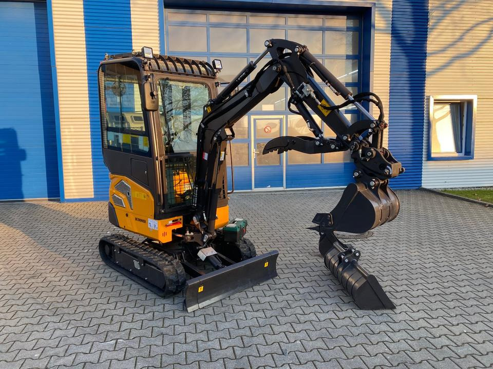 Minibagger BK2000NKSR inkl. Schaufelpaket *INKL.19% MWST*BERGER KRAUS*KUBOTA* KLIMA*SCHWENKARM*VERSTELLFAHRWERK* - Mini excavator: picture 3 Minibagger BK2000NKSR inkl. Schaufelpaket *INKL.19% MWST*BERGER KRAUS*KUBOTA* KLIMA*SCHWENKARM*VERSTELLFAHRWERK* - Mini excavator: picture 3