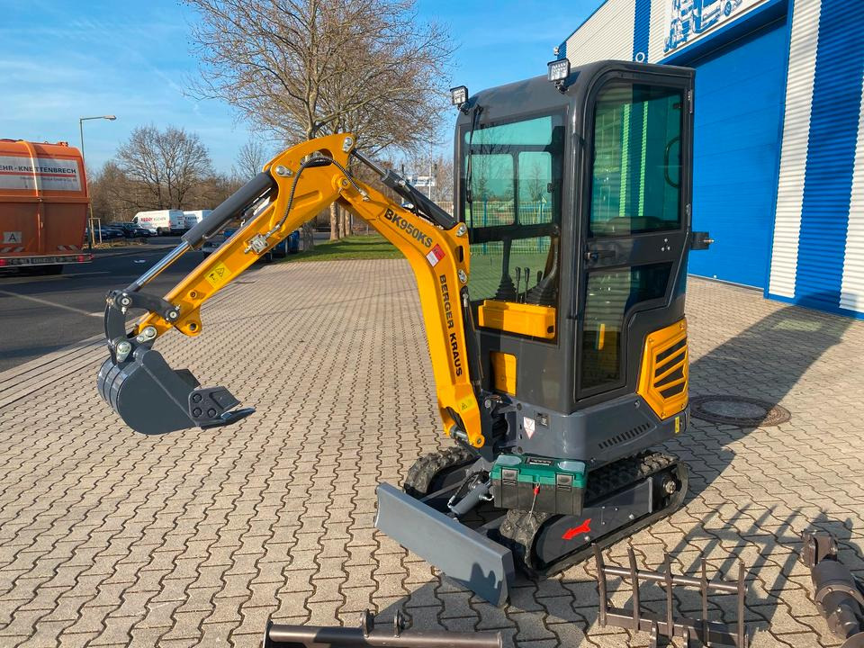 Minibagger BK950KS + Zubehör *INKL.19% MWST*BERGER KRAUS*KABINE*SOFORT!* - Mini excavator: picture 4 Minibagger BK950KS + Zubehör *INKL.19% MWST*BERGER KRAUS*KABINE*SOFORT!* - Mini excavator: picture 4
