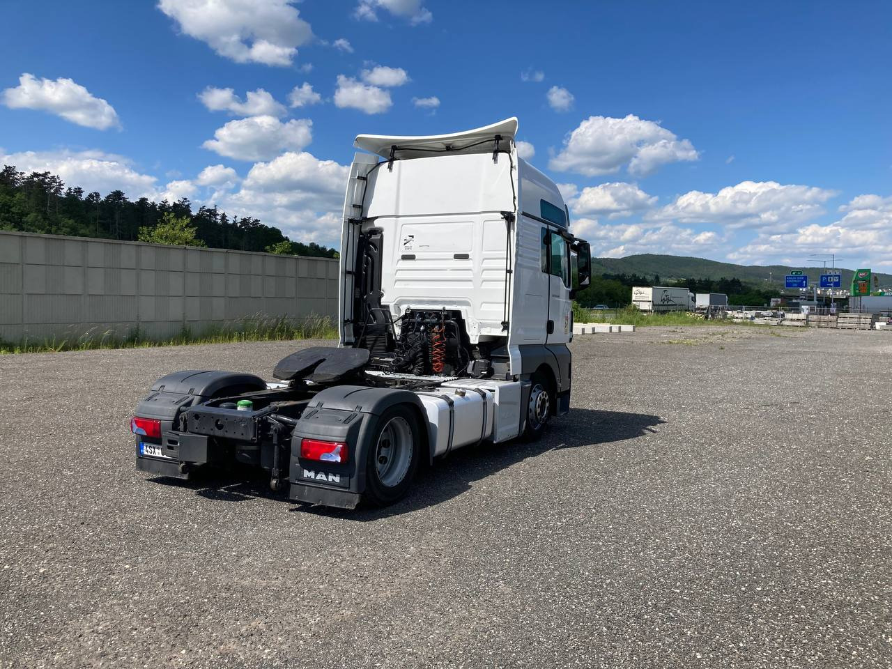 Tractor unit MAN TGX 18.500 XXL*MEGA*2xTANK*RETARDER*LLS-U*2018*: picture 18