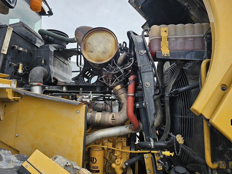 Wheel loader CATERPILLAR 966K: picture 17