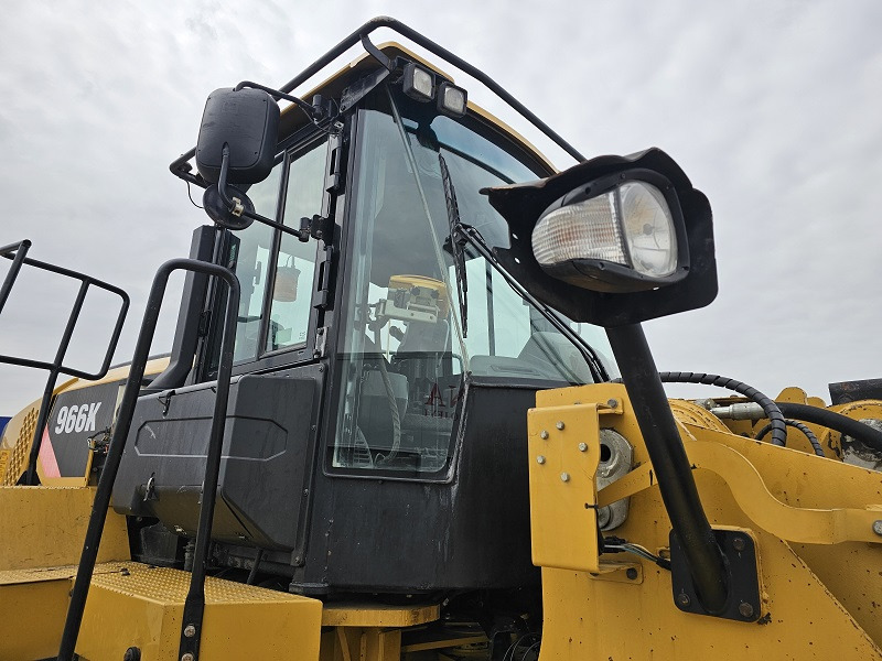 Wheel loader CATERPILLAR 966K: picture 7