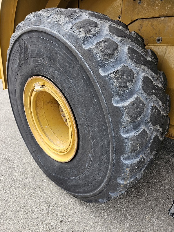 Wheel loader CATERPILLAR 966K: picture 23