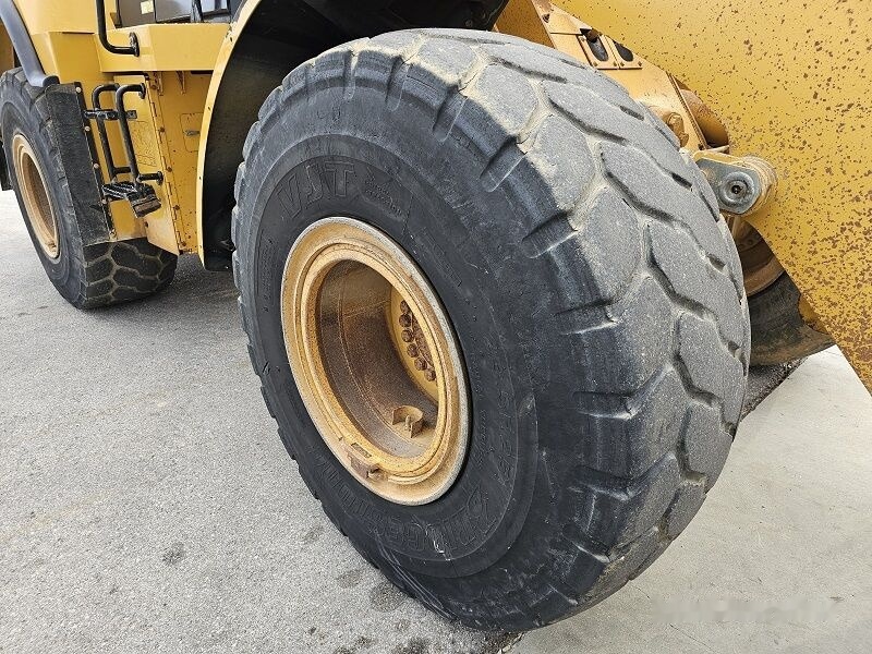 Wheel loader Caterpillar 962H: picture 17