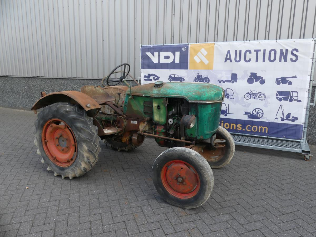 Farm tractor Deutz D15N: picture 35