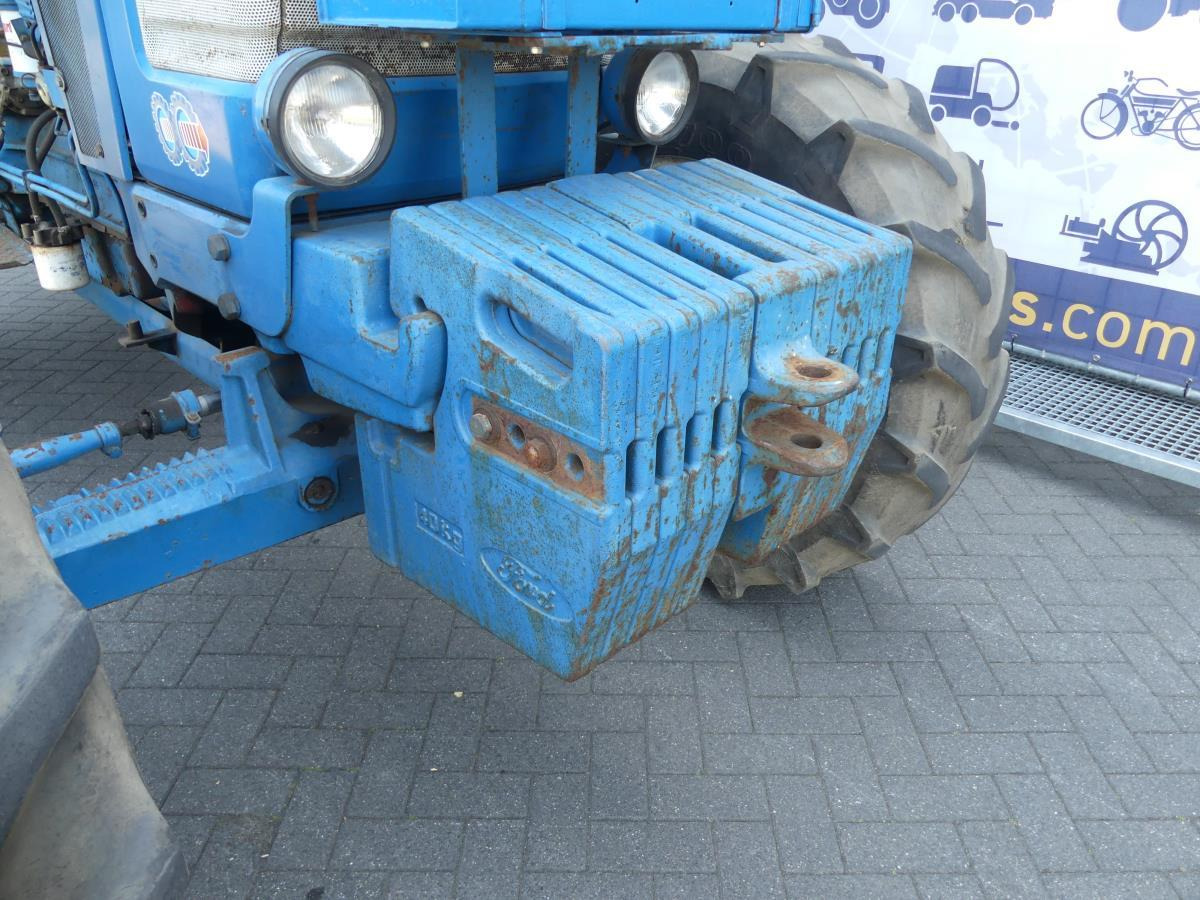Farm tractor Ford 8210: picture 26 Farm tractor Ford 8210: picture 26