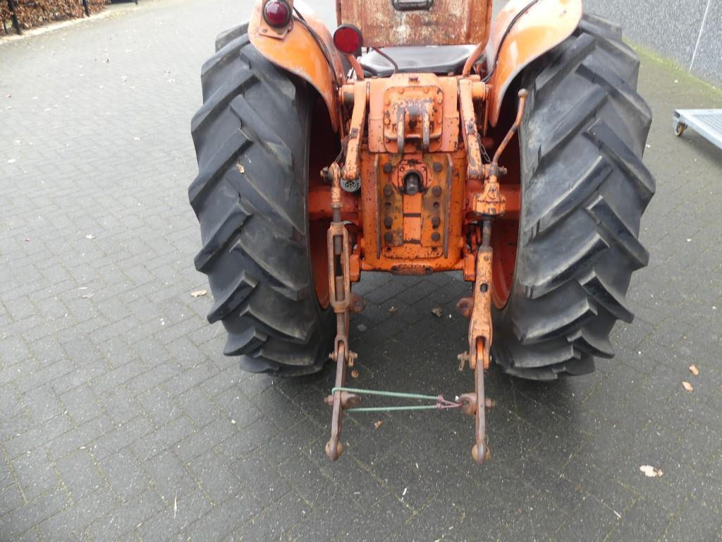 Renault Super 7 Vineyard - Farm tractor: picture 5 Renault Super 7 Vineyard - Farm tractor: picture 5