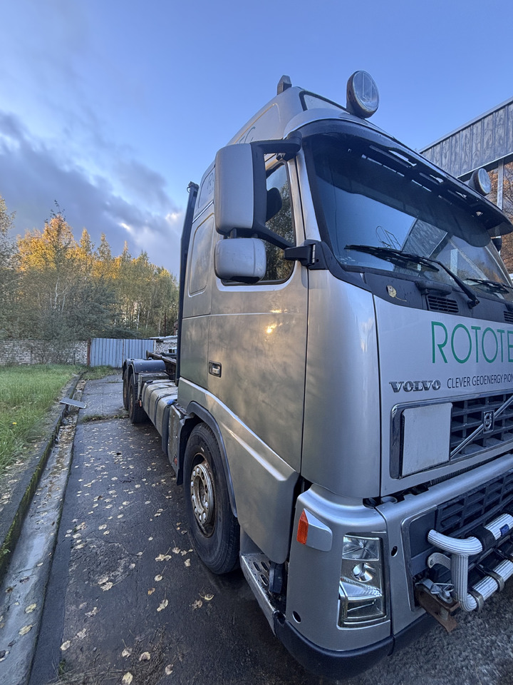 VOLVO FH16 - 580 - Hook lift truck: picture 2 VOLVO FH16 - 580 - Hook lift truck: picture 2