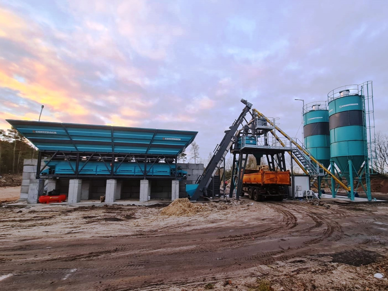 Constmach 60 m³/h Compact Concrete Batching Plant - Concrete plant: picture 1 Constmach 60 m³/h Compact Concrete Batching Plant - Concrete plant: picture 1