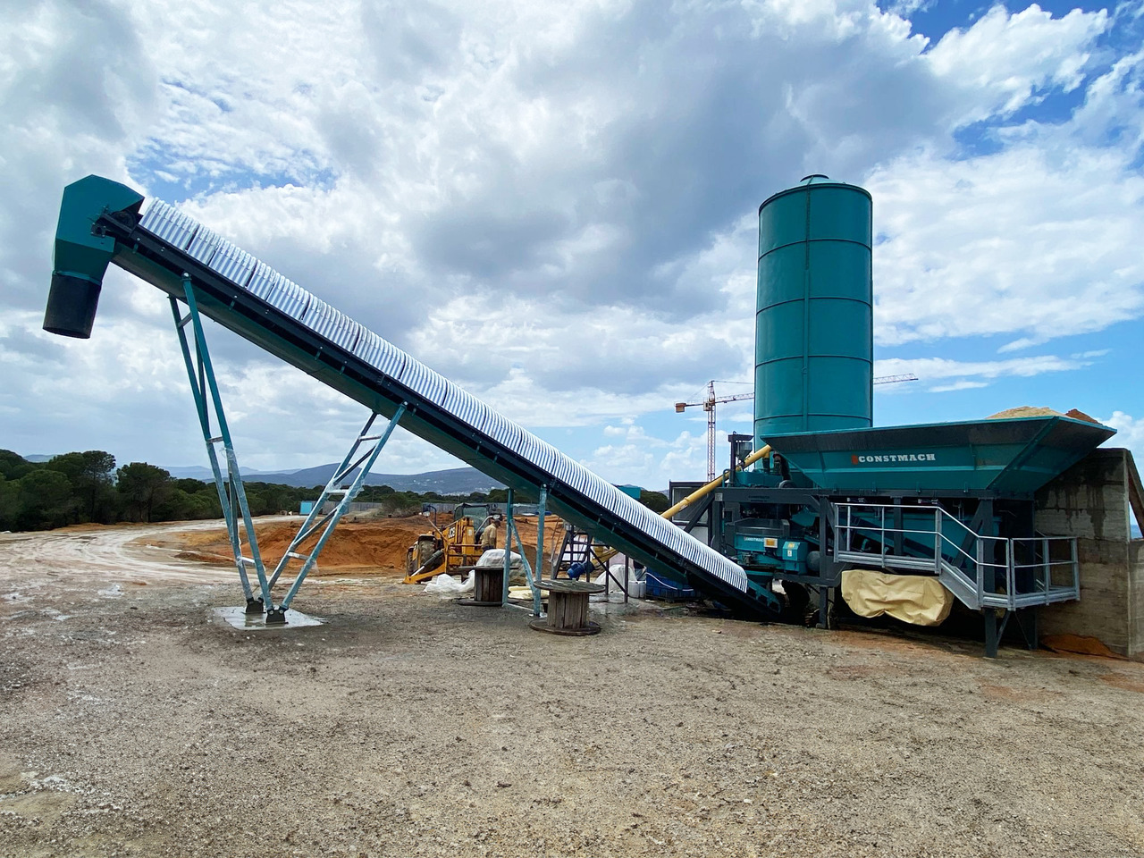 Constmach Small Mobile Concrete Batching Plant 45 m³/h - Concrete plant: picture 2 Constmach Small Mobile Concrete Batching Plant 45 m³/h - Concrete plant: picture 2
