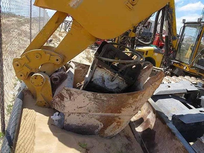 Crawler excavator Liebherr 944C: picture 8