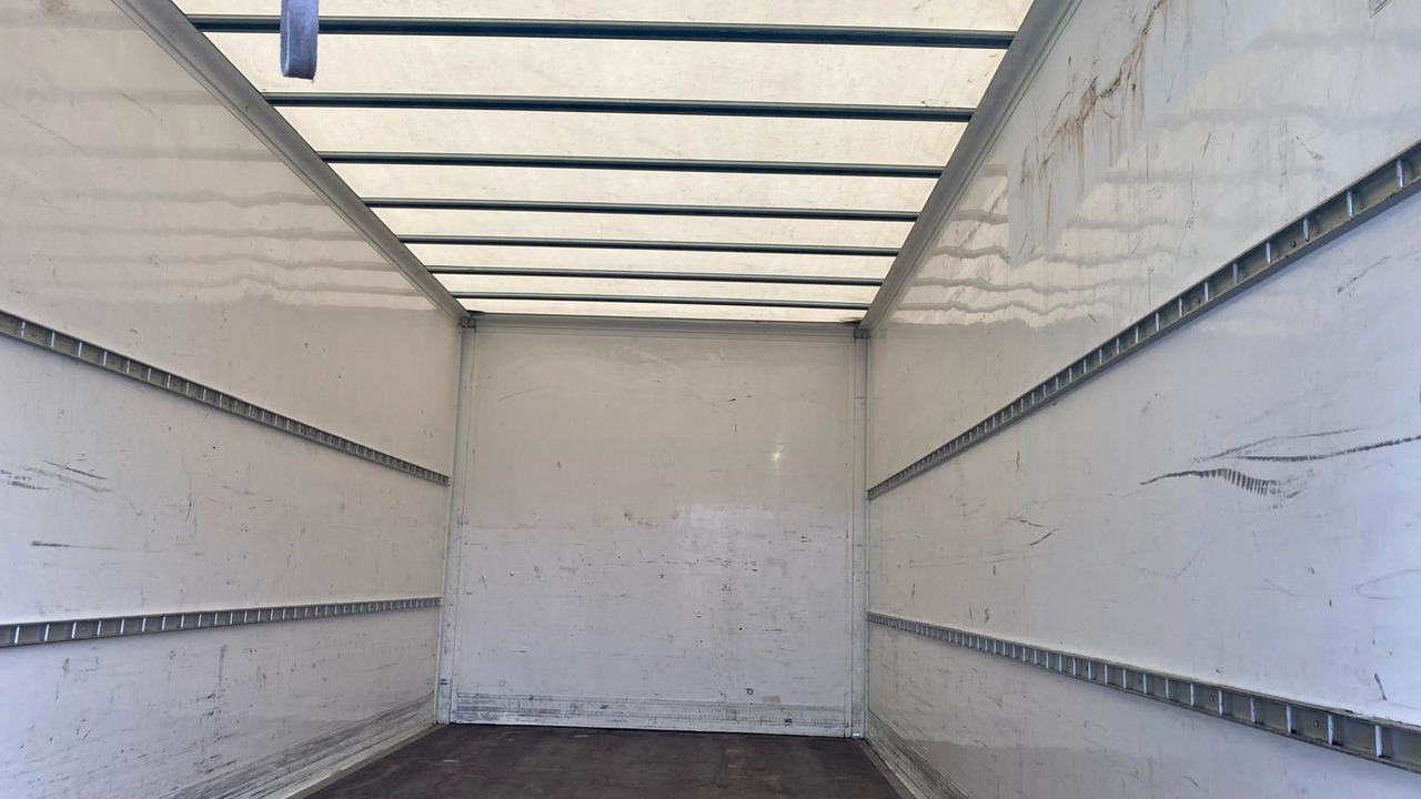 New Box truck Renault D7.5 210 LOW  LBW Schaltgetriebe: picture 9