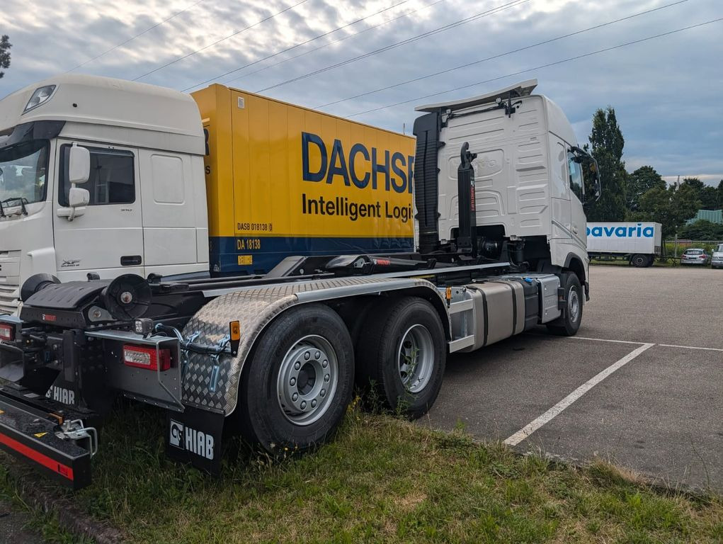 Volvo FH 5006x2 R - Hook lift truck: picture 3 Volvo FH 5006x2 R - Hook lift truck: picture 3