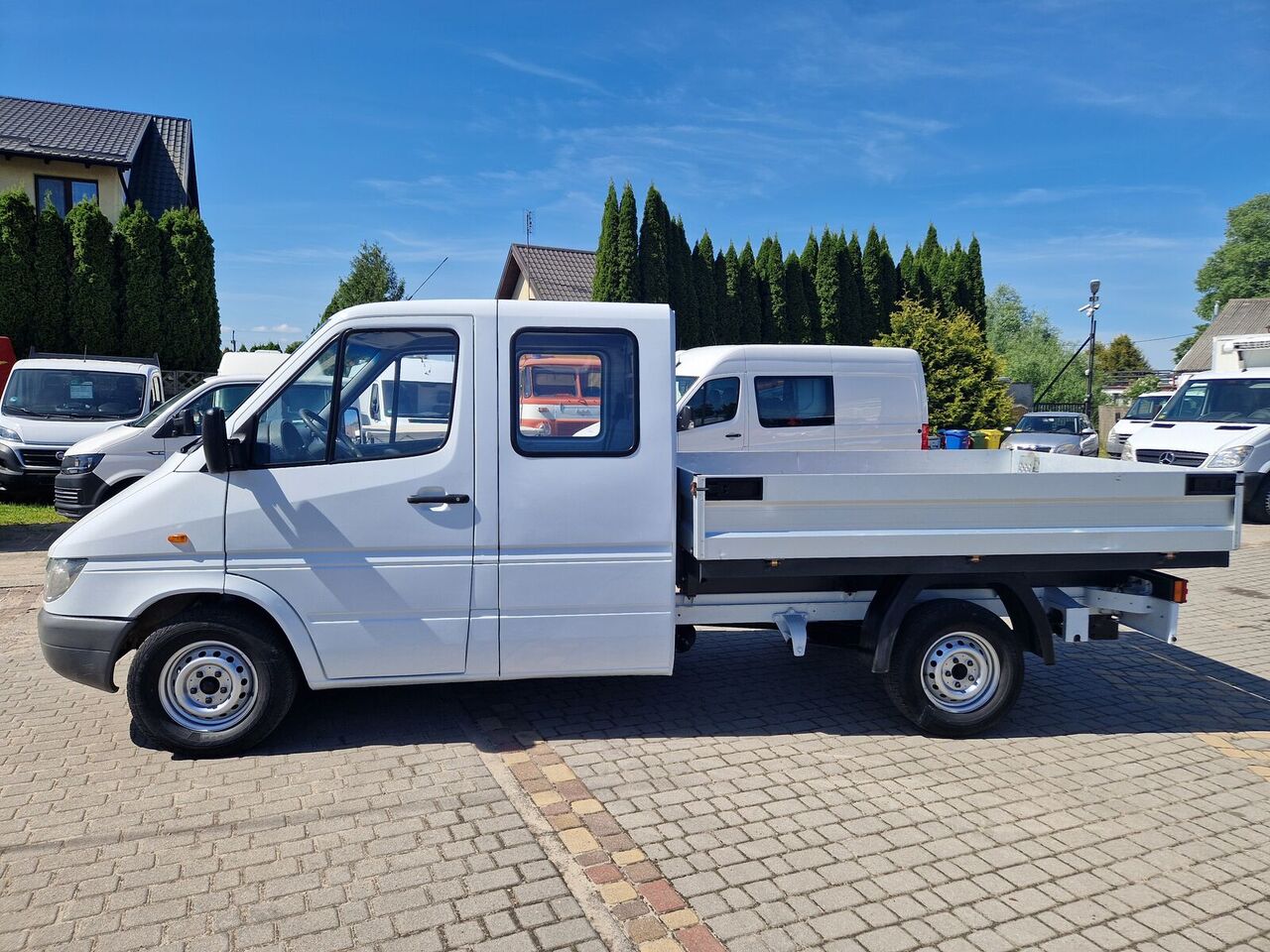Mercedes-Benz Sprinter - Flatbed van, Combi van: picture 4 Mercedes-Benz Sprinter - Flatbed van, Combi van: picture 4