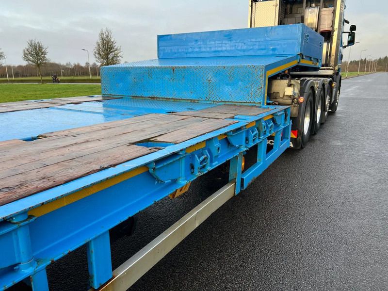 Low loader semi-trailer Goldhofer STZ L6 65/80A with loading ramps: picture 8 Low loader semi-trailer Goldhofer STZ L6 65/80A with loading ramps: picture 8