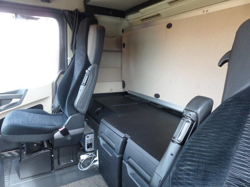Tractor unit Mercedes-Benz Actros 3351 6x4: picture 6