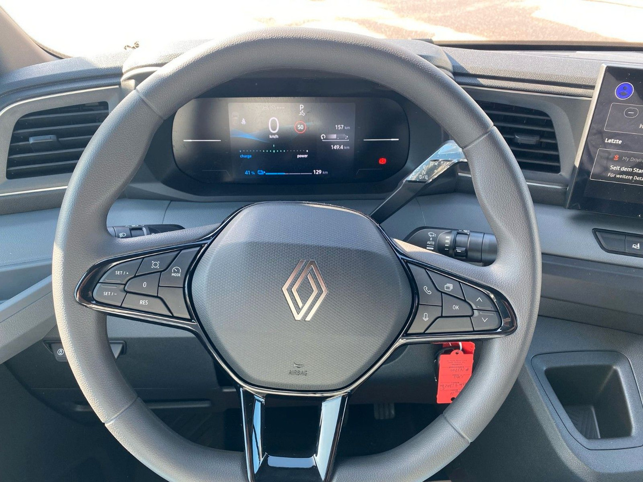 New Panel van, Electric van Renault Master E-Tech 145.35 L3H2: picture 10