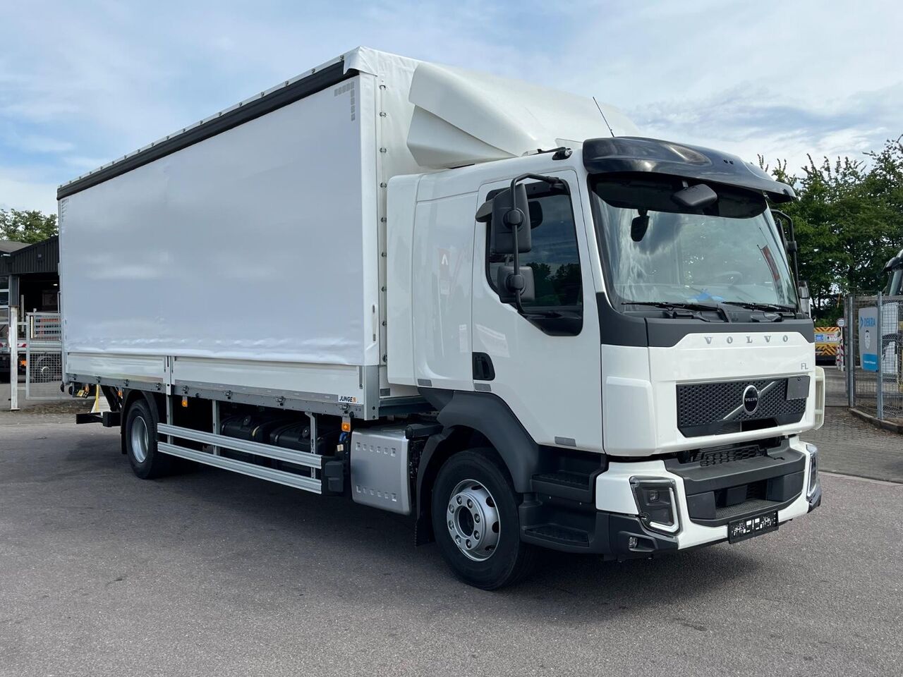 Volvo FL16.280 Junge Schiebeplane - Curtainsider truck: picture 3 Volvo FL16.280 Junge Schiebeplane - Curtainsider truck: picture 3
