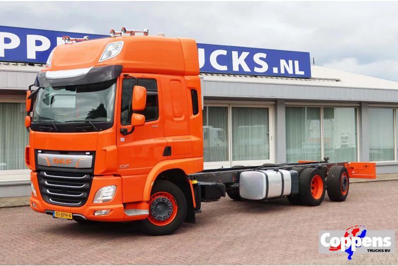 DAF CF 450 Chassis Cabine Slaap Cabine 2x Bed - Cab chassis truck: picture 1 DAF CF 450 Chassis Cabine Slaap Cabine 2x Bed - Cab chassis truck: picture 1